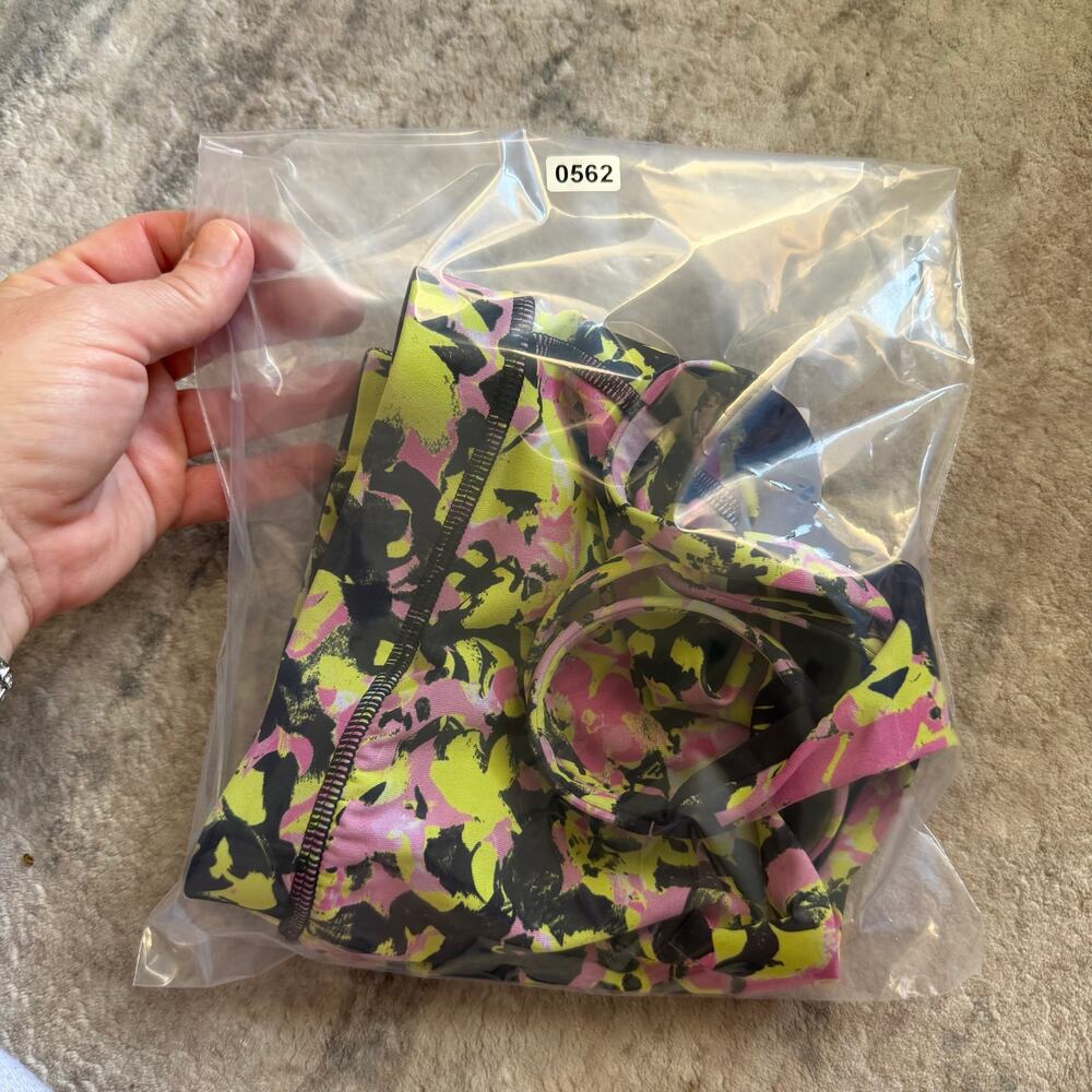 Lululemon Energy sports bra sz 10 Fluoro Floral Multi strappy criss cross no pad - Picture 6 of 6